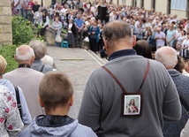 W lipcowej pielgrzymce bierze udział kilka tysięcy wiernych z całej Polski.