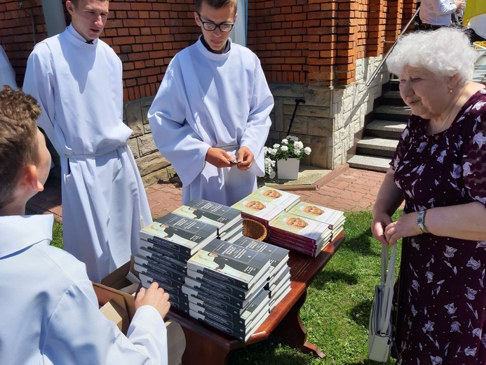 Góra Motyczna. Uroczyste wprowadzenie relikwii św. Jana Pawła II