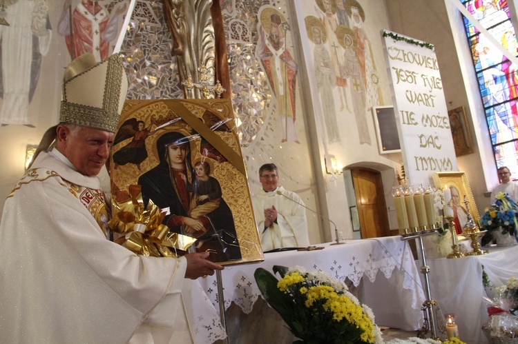 Góra Motyczna. Uroczyste wprowadzenie relikwii św. Jana Pawła II