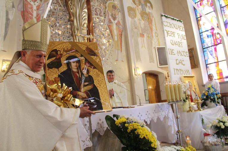 Góra Motyczna. Uroczyste wprowadzenie relikwii św. Jana Pawła II