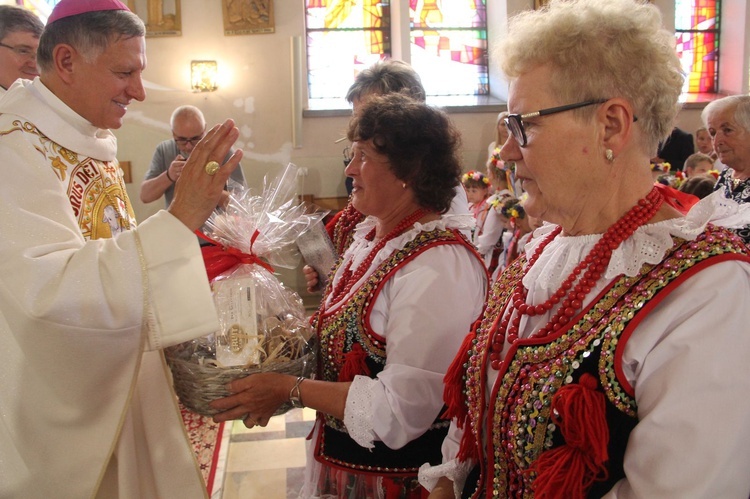 Góra Motyczna. Uroczyste wprowadzenie relikwii św. Jana Pawła II