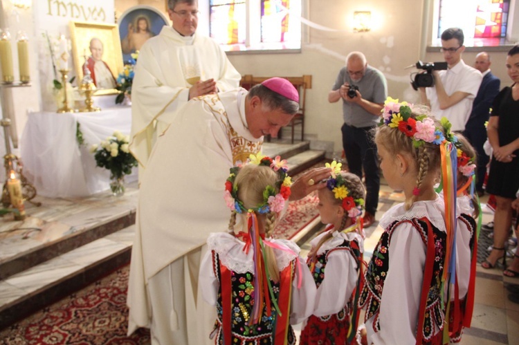 Góra Motyczna. Uroczyste wprowadzenie relikwii św. Jana Pawła II