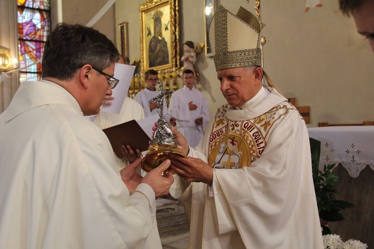 Góra Motyczna. Uroczyste wprowadzenie relikwii św. Jana Pawła II