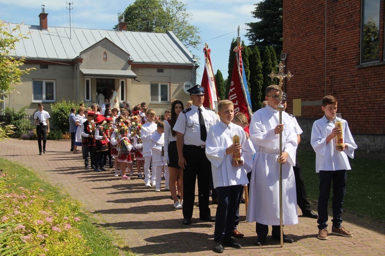 Góra Motyczna. Uroczyste wprowadzenie relikwii św. Jana Pawła II