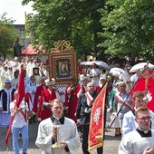 W Mszy św. uczestniczyli m.in. wojewoda lubuski Władysław Dajczak, przedstawiciele Akcji Katolickiej oraz członkowie Ruchu Trzeźwości Ziem Zachodnich Polski.