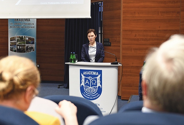 Konferencję otworzyła rektor prof. dr hab. Elżbieta Skorupska- -Raczyńska.