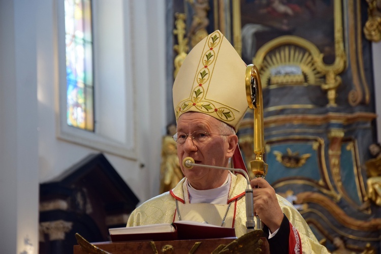 Dąb pamięci i modlitwy za śp bp. Alojzego Orszulika