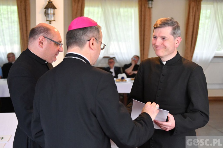 Dekrety dla wikariuszy