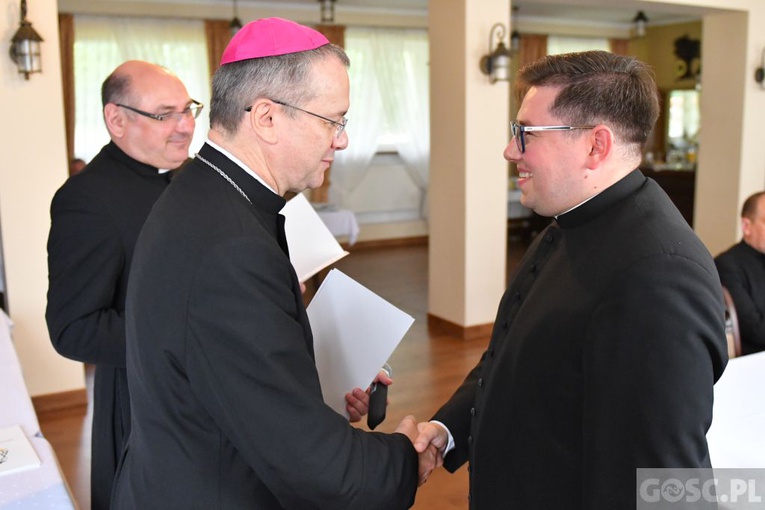 Dekrety dla wikariuszy