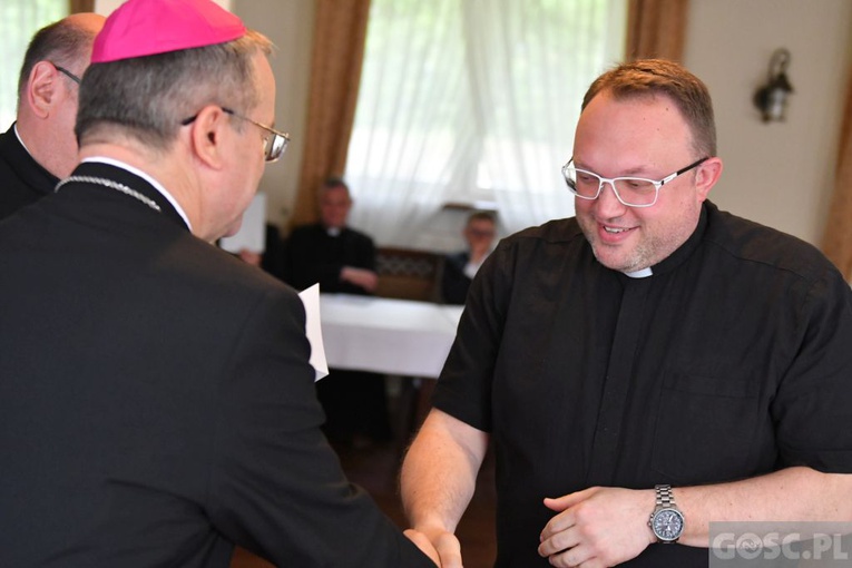 Dekrety dla wikariuszy