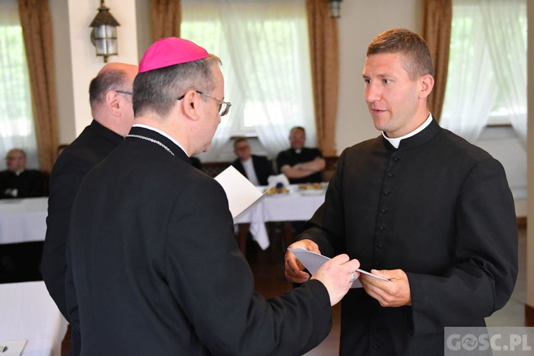 Dekrety dla wikariuszy
