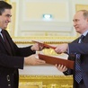 François Fillon i Władimir Putin 10 lat temu jako przywódcy dwóch państw. Dziś obaj już reprezentują jedno.