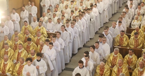 Księża diecezji bielsko-żywieckiej w katedrze św. Mikołaja w Bielsku-Białej.