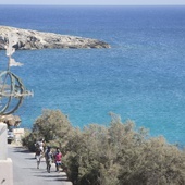 Trwa napływ migrantów na Lampedusę