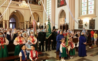 Parafianie z Wilamowic i ich goście dziękowali za życie i posługę ks. prałata Michała Boguty.