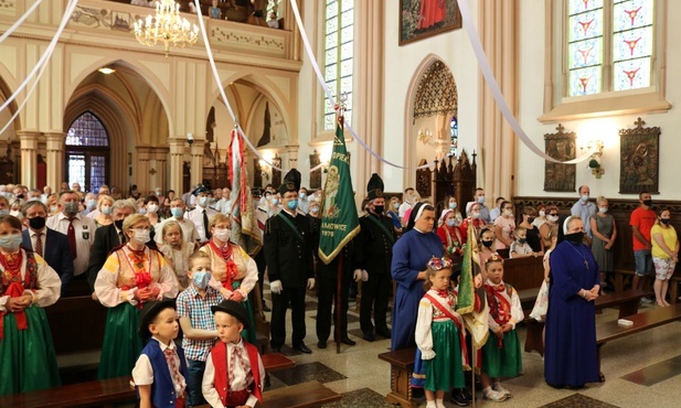 Parafianie z Wilamowic i ich goście dziękowali za życie i posługę ks. prałata Michała Boguty.