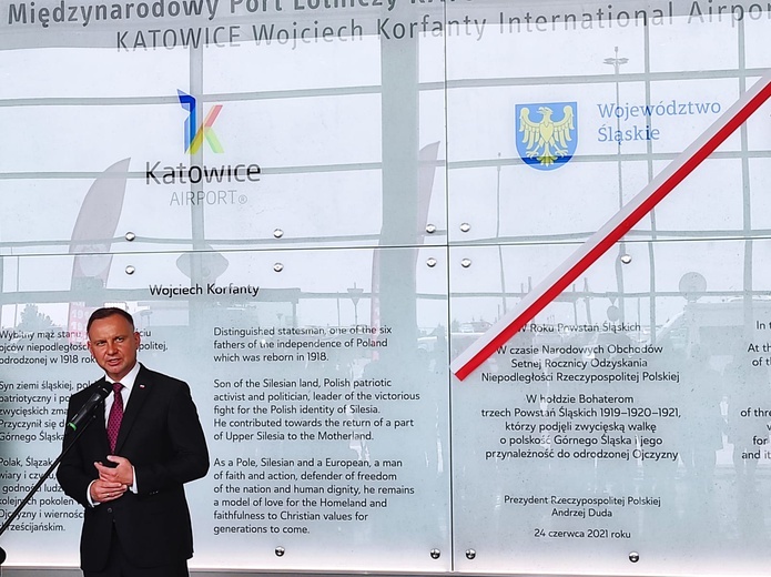 Pyrzowice. Katowice Airport nosi imię Wojciecha Korfantego