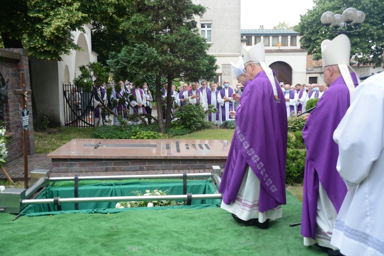 Pogrzeb śp. ks. infułata Edmunda Podzielnego