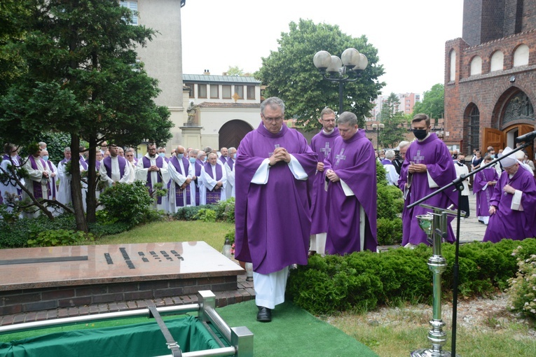 Pogrzeb śp. ks. infułata Edmunda Podzielnego