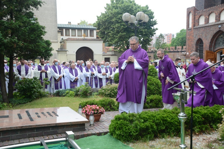 Pogrzeb śp. ks. infułata Edmunda Podzielnego
