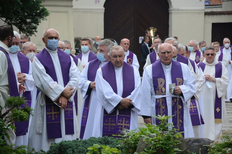 Pogrzeb śp. ks. infułata Edmunda Podzielnego