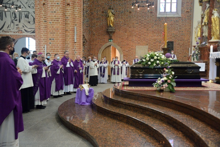 Pogrzeb śp. ks. infułata Edmunda Podzielnego