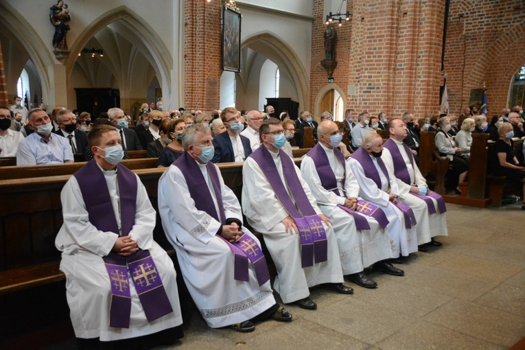 Pogrzeb śp. ks. infułata Edmunda Podzielnego