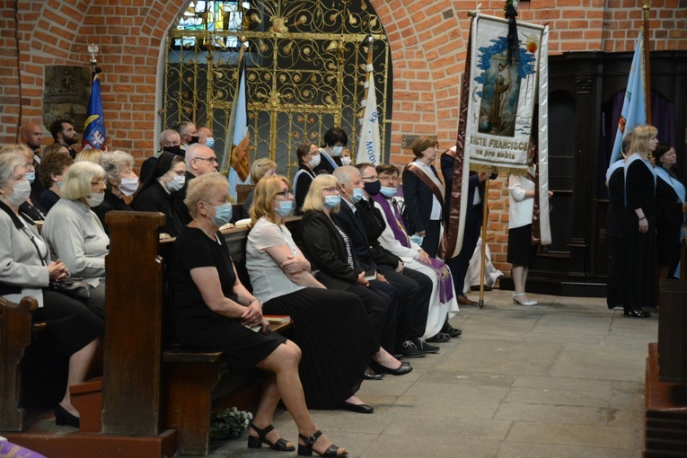 Pogrzeb śp. ks. infułata Edmunda Podzielnego