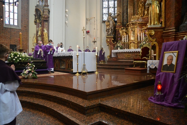 Pogrzeb śp. ks. infułata Edmunda Podzielnego