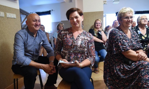 Uczestnicy spotkania żywo reagowali na archiwalne zdjęcia.