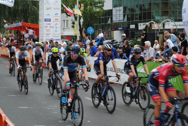 W wyścigu ścigało się 162 kolarzy.