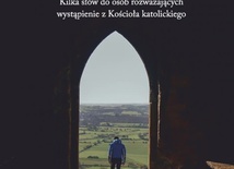 27.6.2021 | Nowi diakoni stali | Książka dla opuszczających Kościół 