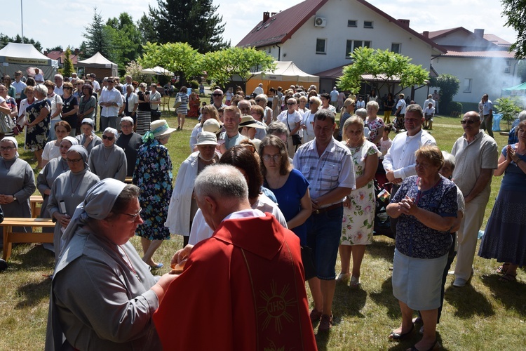 Chrusty - Msza św. i procesja