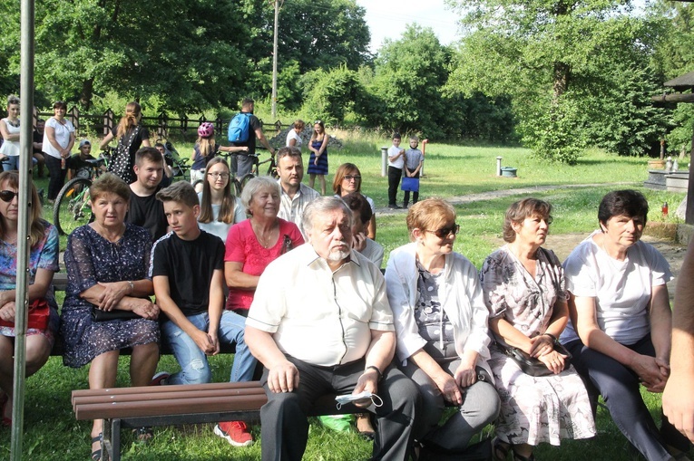Lipnica Murowana. Poświęcenie figury Frasobliwego