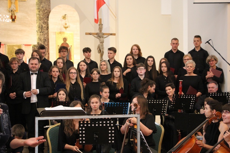 Koncert kończący XX Festiwal Muzyki Kameralnej i Organowej odbył się w kościele garnizonowym.