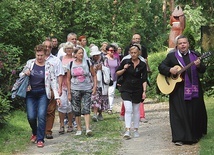 	Grupa pielgrzymów z Koszalina przybyła pod opieką ks. Andrzeja Zaniewskiego.