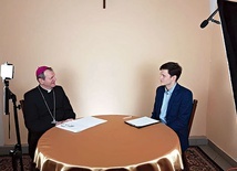 ▲	Rozmowa z abp. Tadeuszem Wojdą dostępna jest na YouTubie DDM.