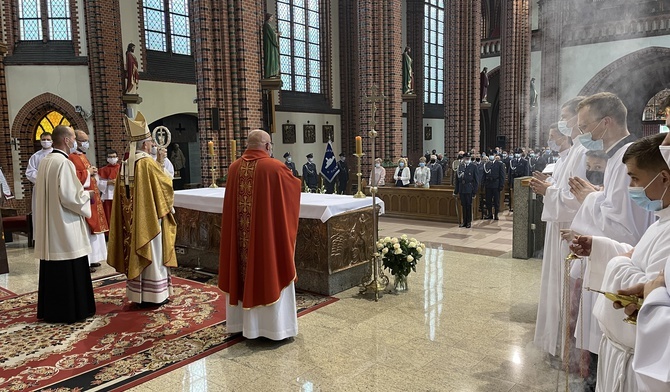 Abp Skworc: Ostateczny triumf dobra uzależniony jest od ludzkiej aktywności