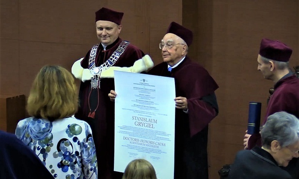 Profesor Stanisław Grygiel doktorem honorowym UKSW