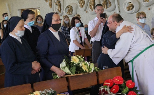 Pożegnanie sióstr szarytek w Bystrej Krakowskiej