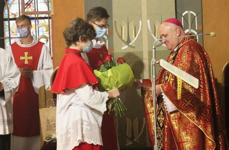 Parafianie ze wspólnoty katedralnej złożyli imieninowe życzenia bp. Piotrowi Gregerowi.