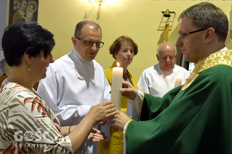 Msza św. i przekazanie świec na rekolekcje