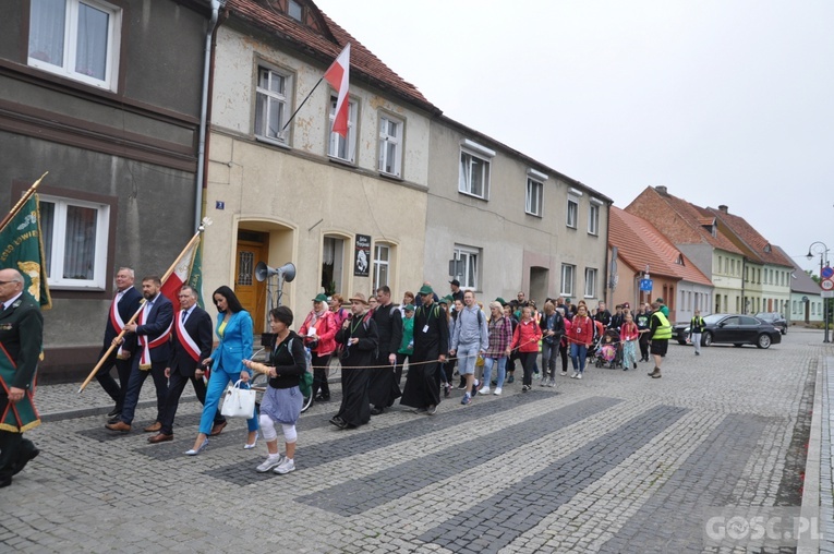 Otyń. Wyruszyła pielgrzymka rolników