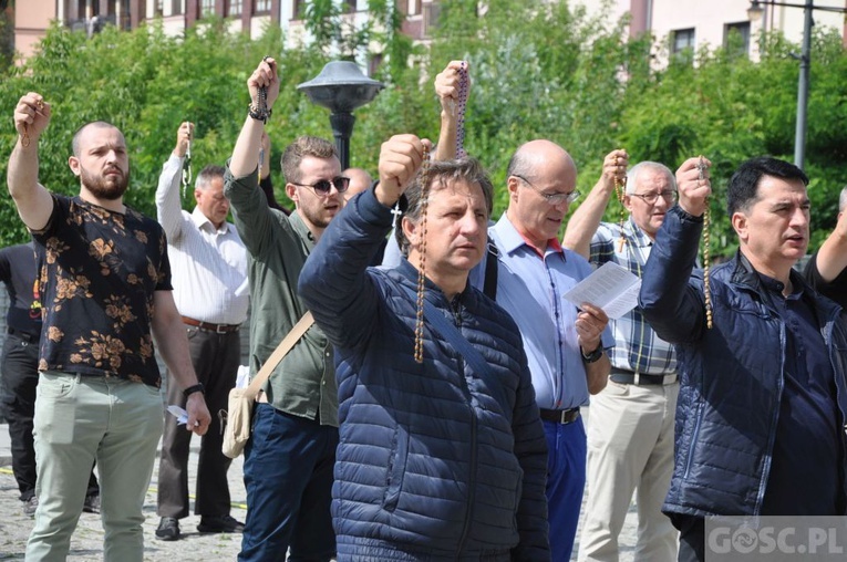 Głogów. Wojownicy Maryi szli przez miasto