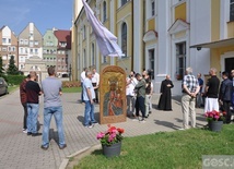 Głogów. Wojownicy Maryi szli przez miasto