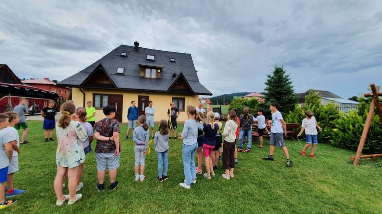 Wyjazd wakacyjny dzieci i młodzieży z parafii pw. Trójcy Świętej