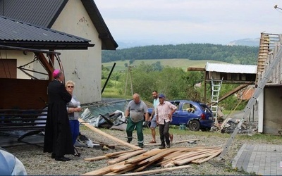 Dzisiaj zbiórka do puszek Caritas na pomoc poszkodowanym przez trąbę powietrzną