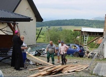 Dzisiaj zbiórka do puszek Caritas na pomoc poszkodowanym przez trąbę powietrzną