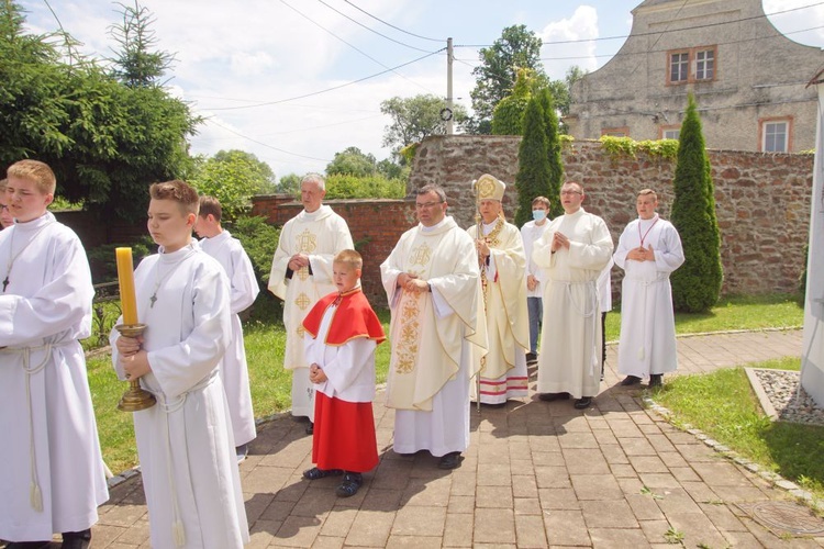 Ścinawka Średnia ma nowego proboszcza