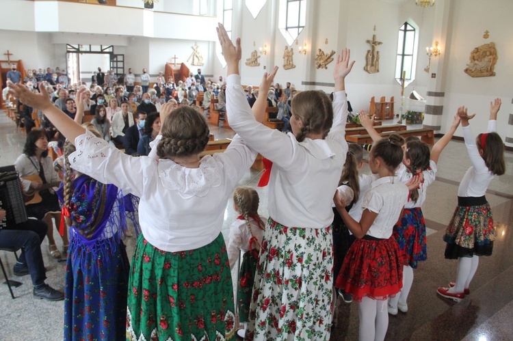 Krynica. 40-lecie parafii Najświętszego Serca Pana Jezusa